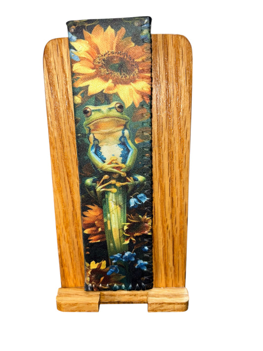 Frog popsicle holder